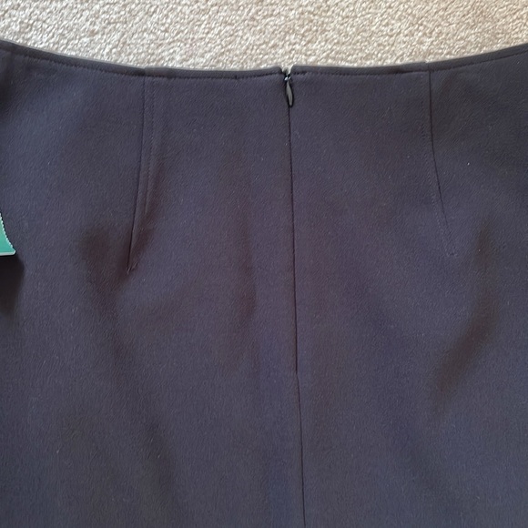 Simon’s black midi skirt - Picture 3 of 4